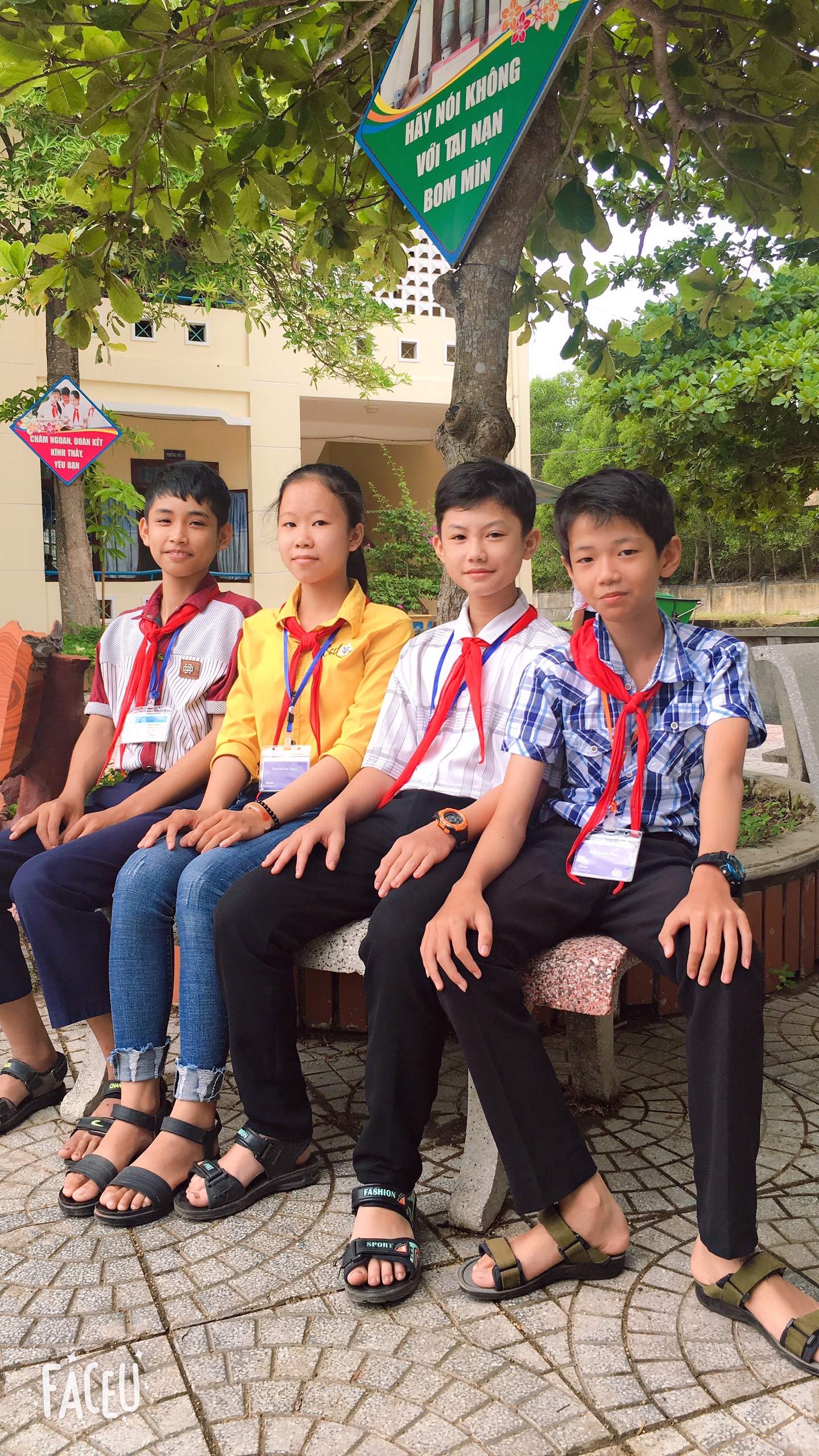 Đội Sử 8.jpg